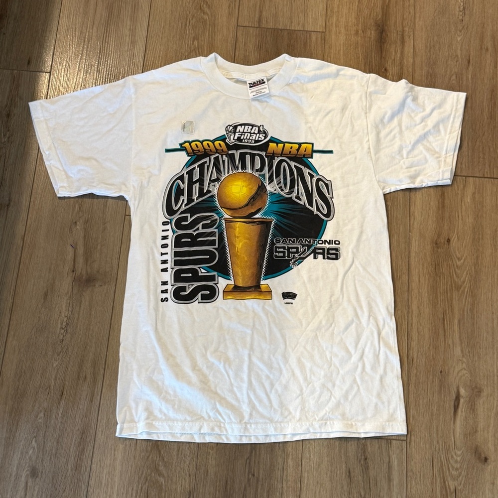 **SOLD** Vintage 1999 San Antonio Spurs NBA Finals Champions T Shirt Medium